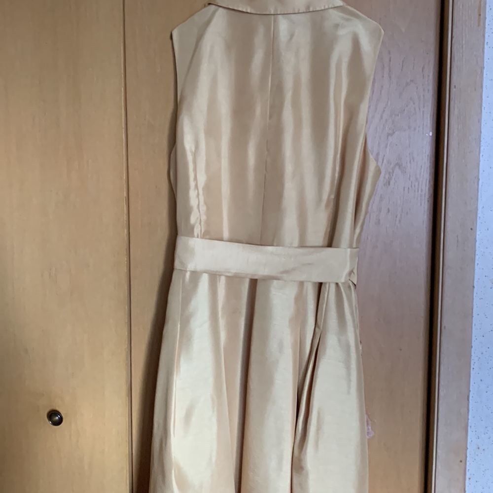 Classic Evan Picone Gold Shirtwaist dress - Picture 10 of 10